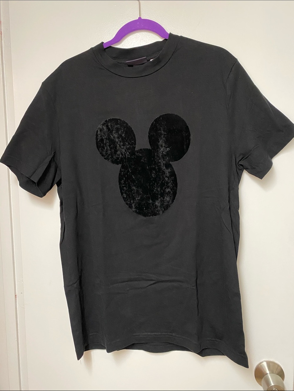 H&M Disney men’s crushed velvet Mickey Mouse tee size Large